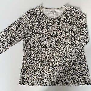CROFT & BARROW ANIMAL PRINT JERSEY LONG SLEEVE TEE• NEW CONDITION